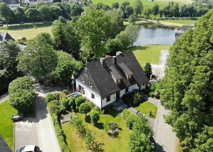 Feriehus Modern Retreat By The